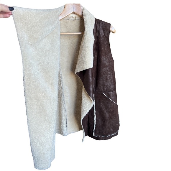 Entro Women’s Brown Faux Leather Soft Lined Waterfall Vest With Pockets, Medium - Picture 4 of 9